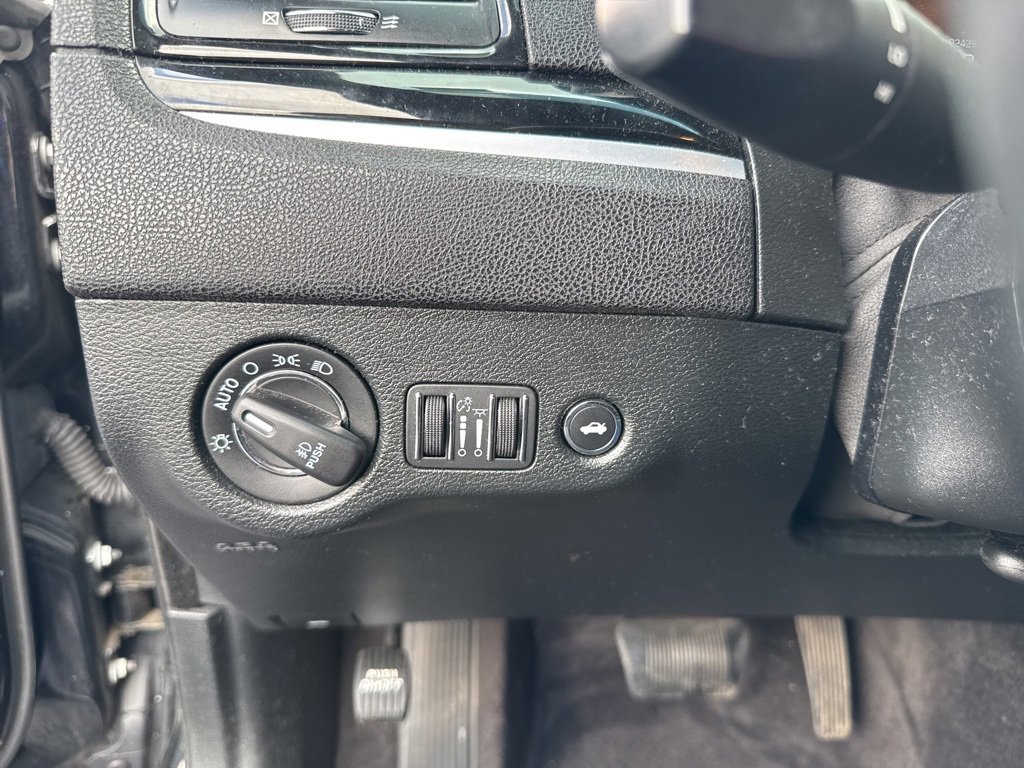 Used 2018 Chrysler 300 S w/ 300S Premium Group image 35