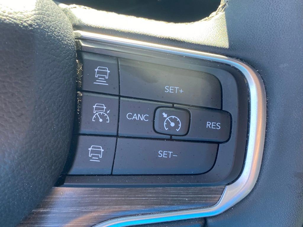 Used 2024 Jeep Wagoneer Series II AWD/4WD image 29
