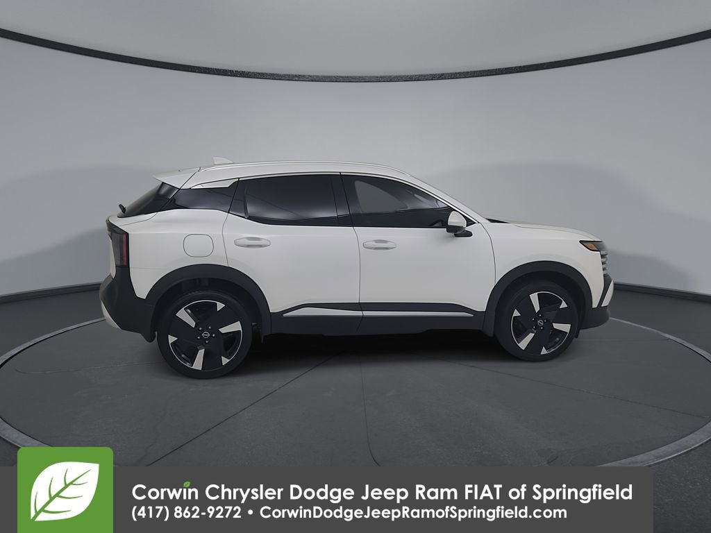 Used 2025 Nissan Kicks SR w/ Illumination Package image 15