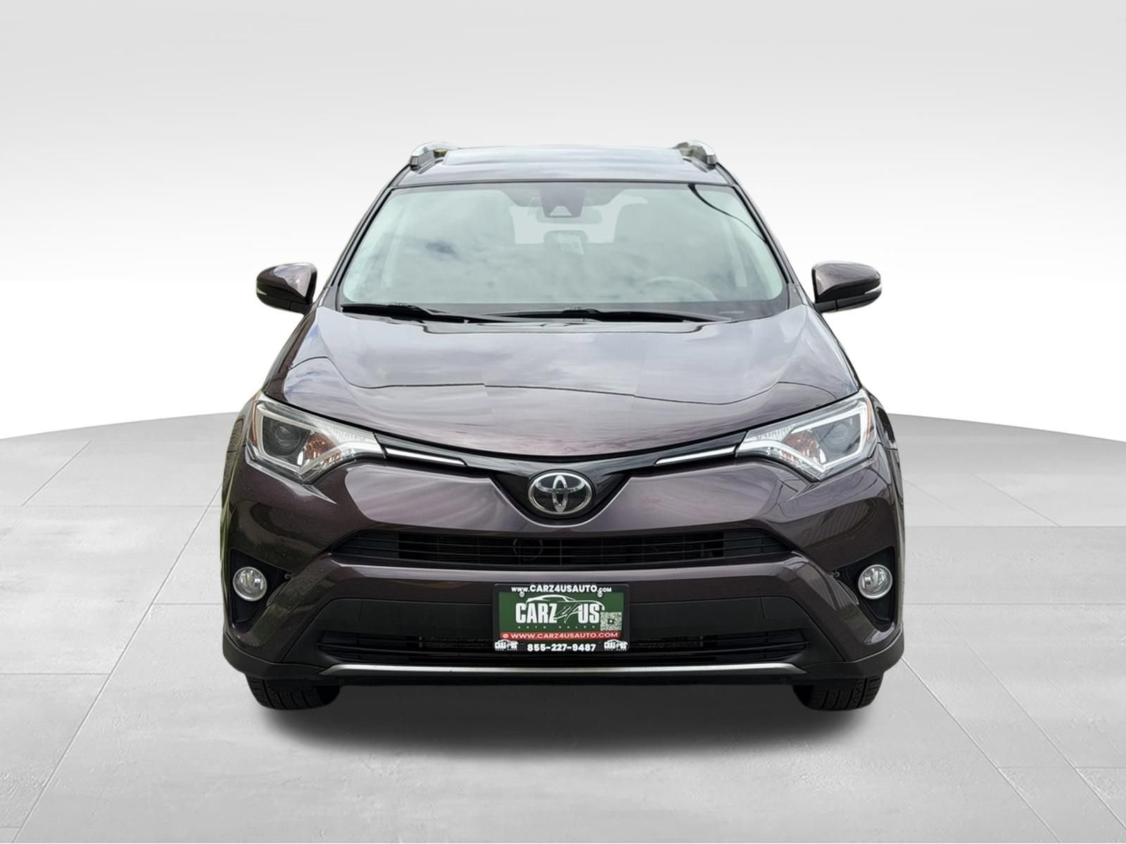 Used 2018 Toyota RAV4 XLE AWD/4WD image 2