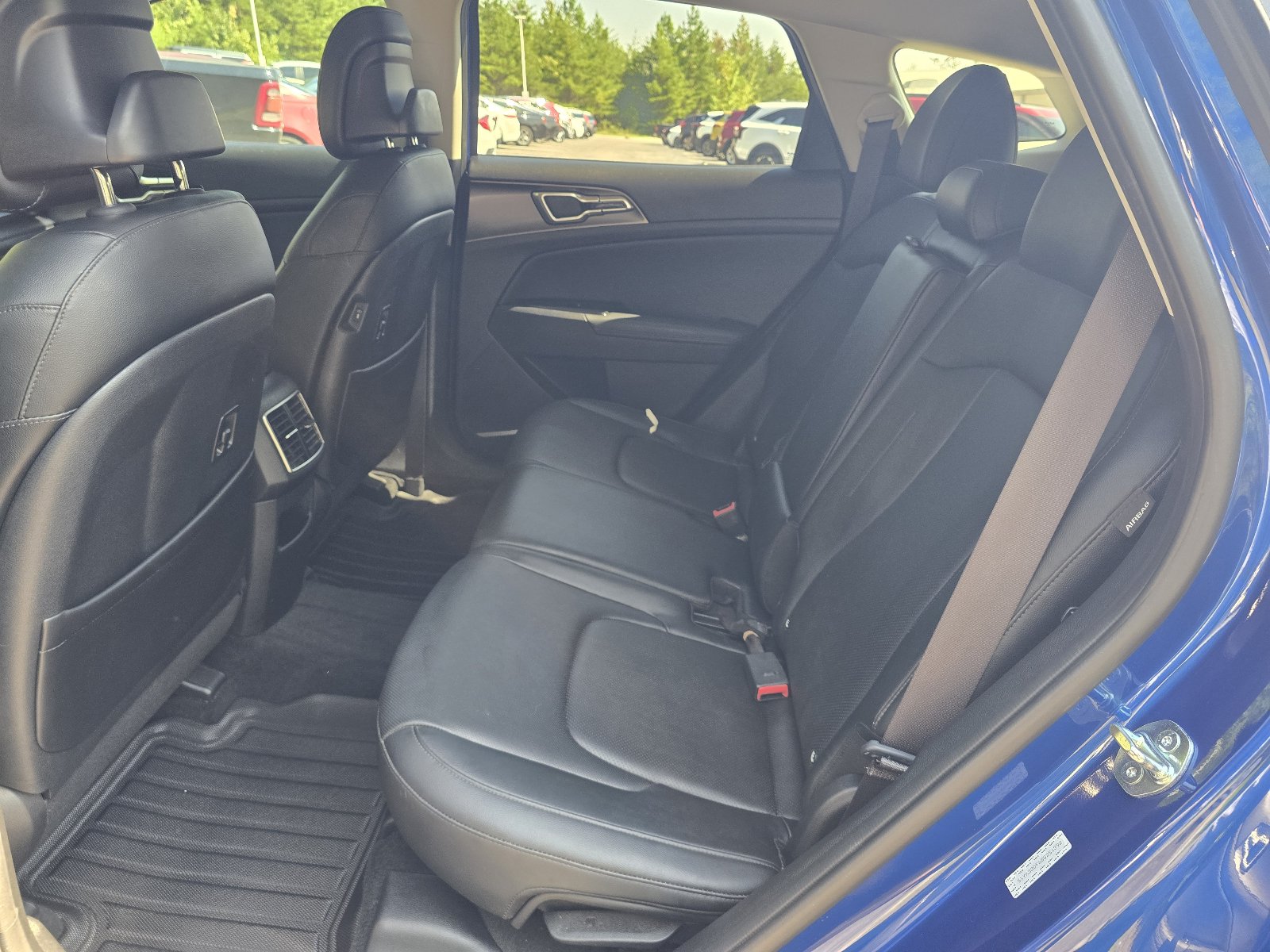 Used 2025 Kia Sportage EX FWD image 10