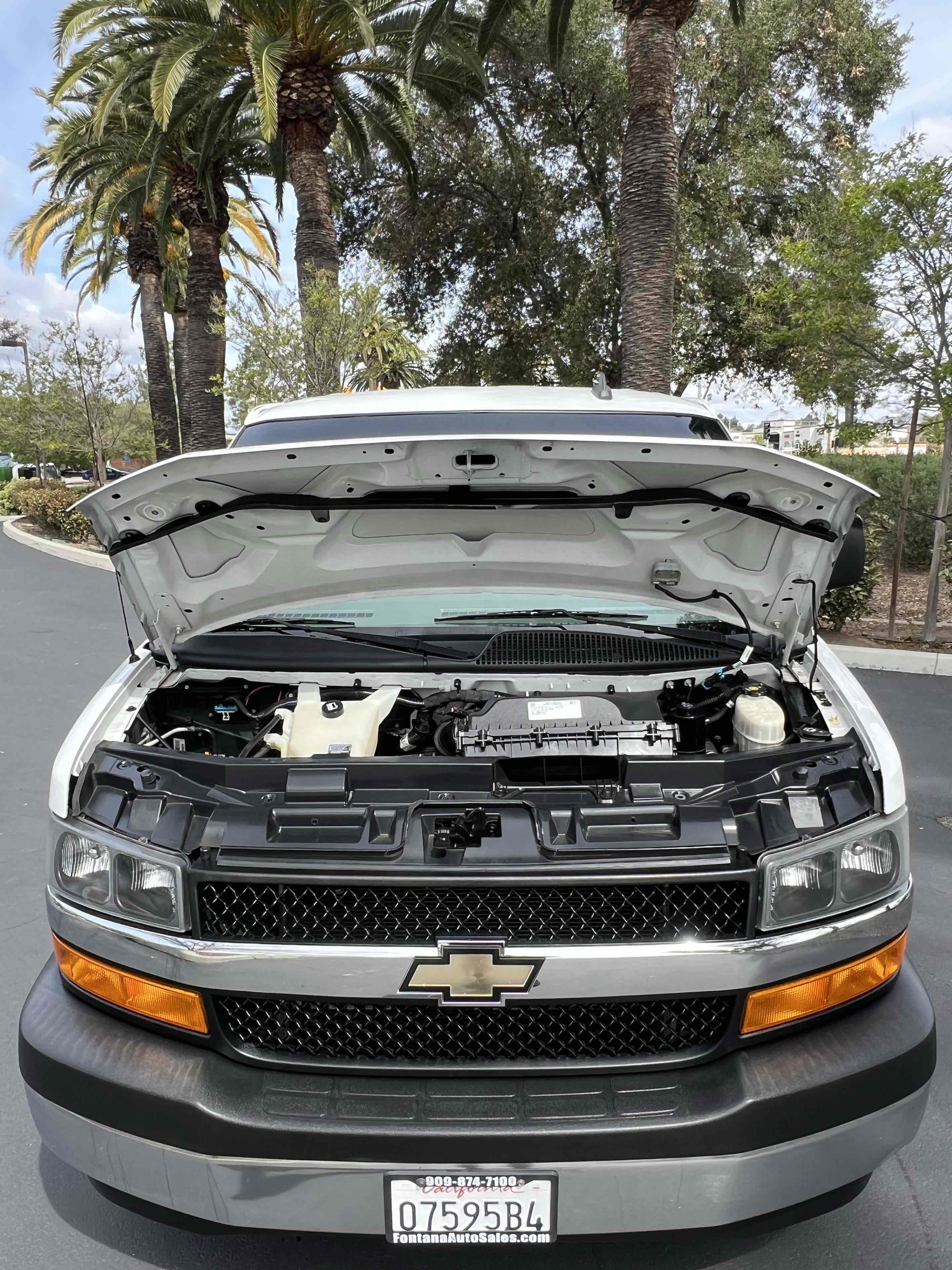 Used 2018 Chevrolet Express 3500 LT w/ LT Preferred Equipment Group RWD image 19