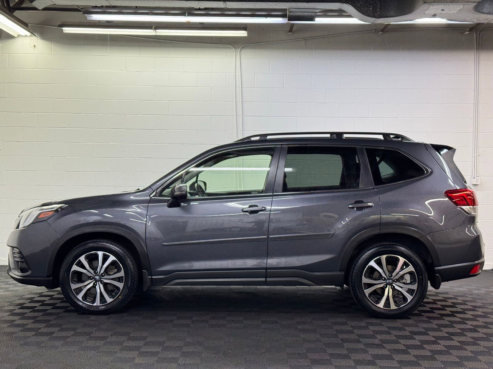 Used 2024 Subaru Forester Limited w/ POP Package 3 image 3