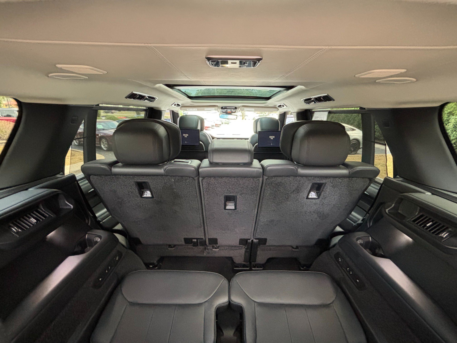 Used 2024 Land Rover Range Rover Long Wheelbase Autobiography AWD/4WD image 31