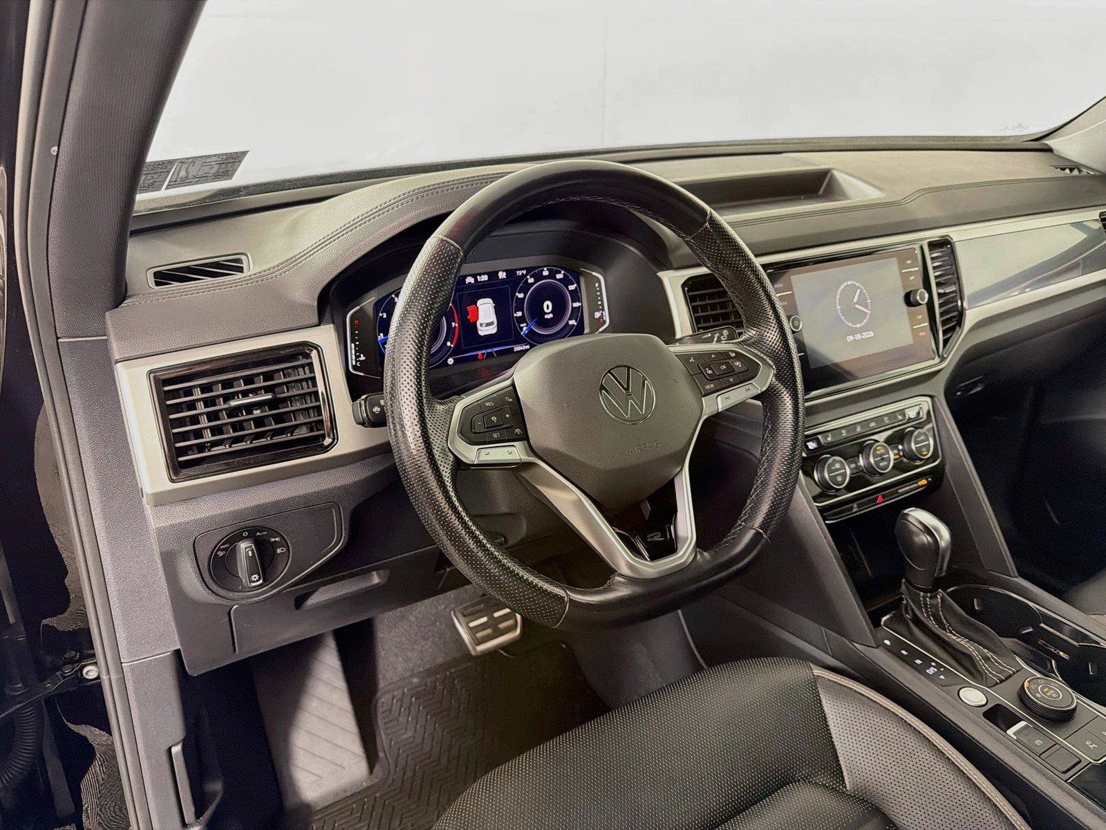 Used 2022 Volkswagen Atlas Cross Sport SEL Premium R-Line AWD/4WD image 16