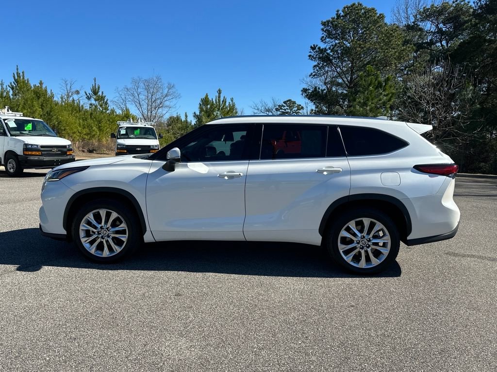 Used 2021 Toyota Highlander Limited image 7