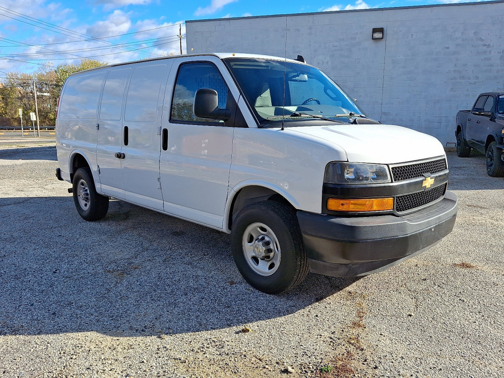 Used 2023 Chevrolet Express 2500 w/ Driver Convenience Package image 7