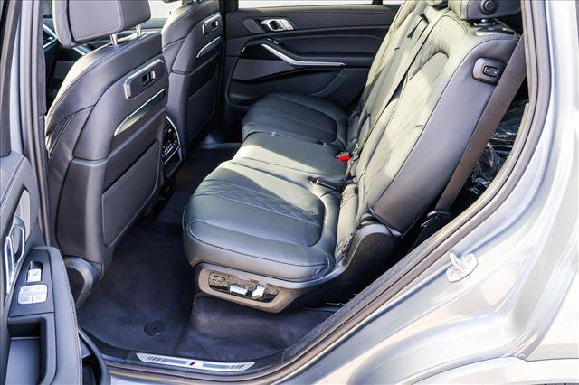 Used 2025 BMW X7 M60i w/ Executive Package image 20