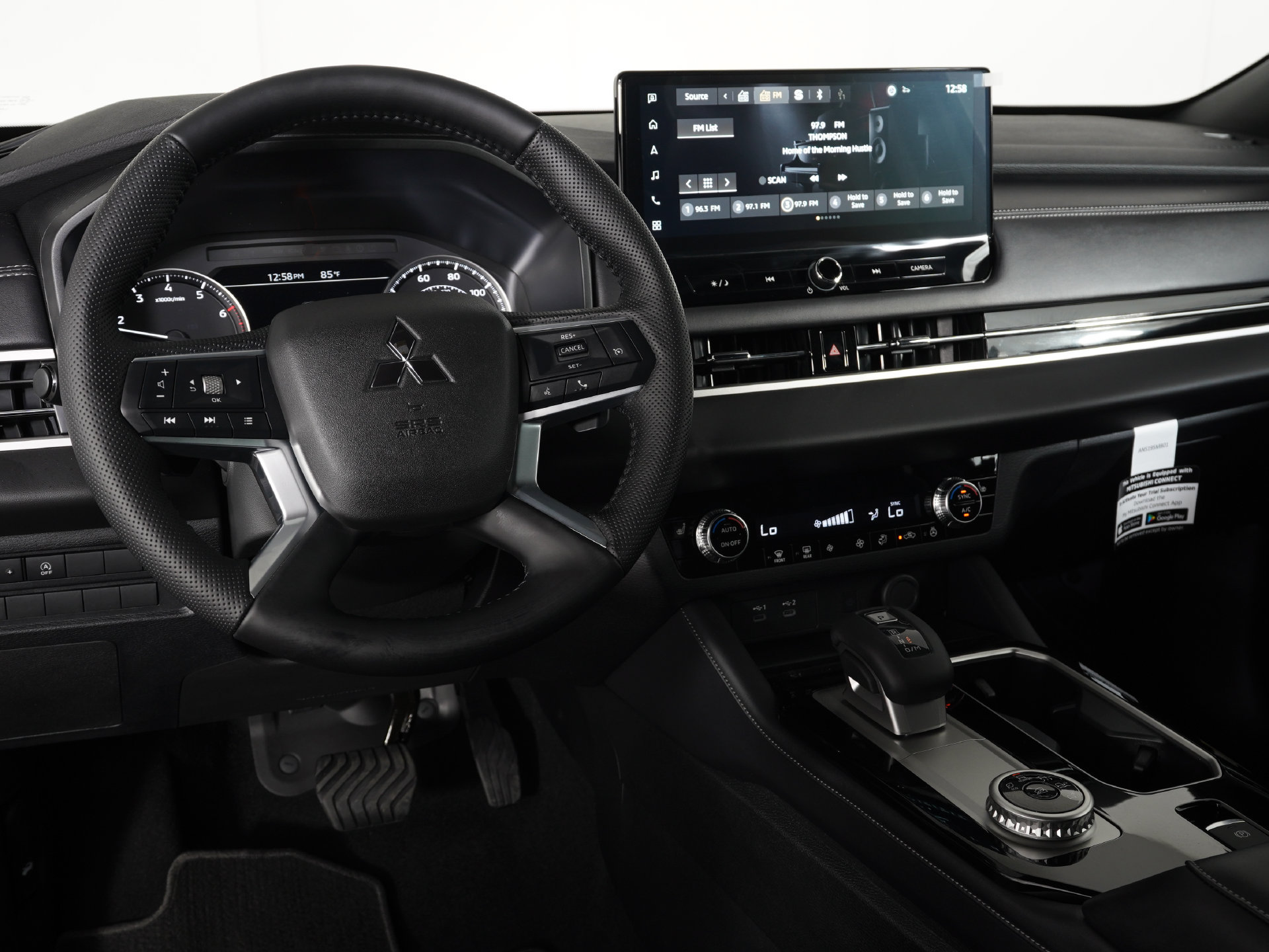 New 2026 Mitsubishi Outlander LE FWD image 11