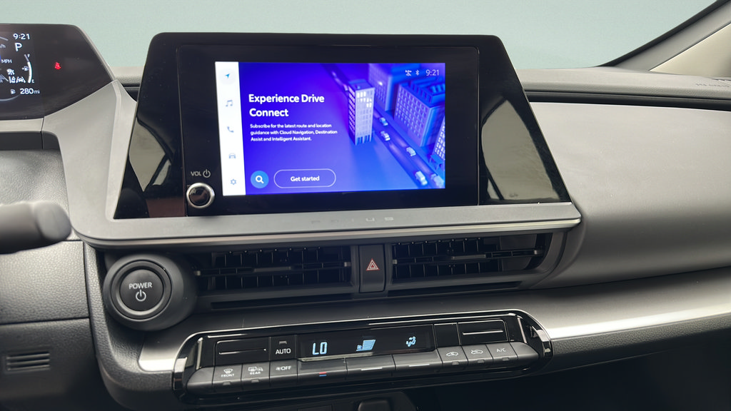 Used 2025 Toyota Prius LE FWD image 16