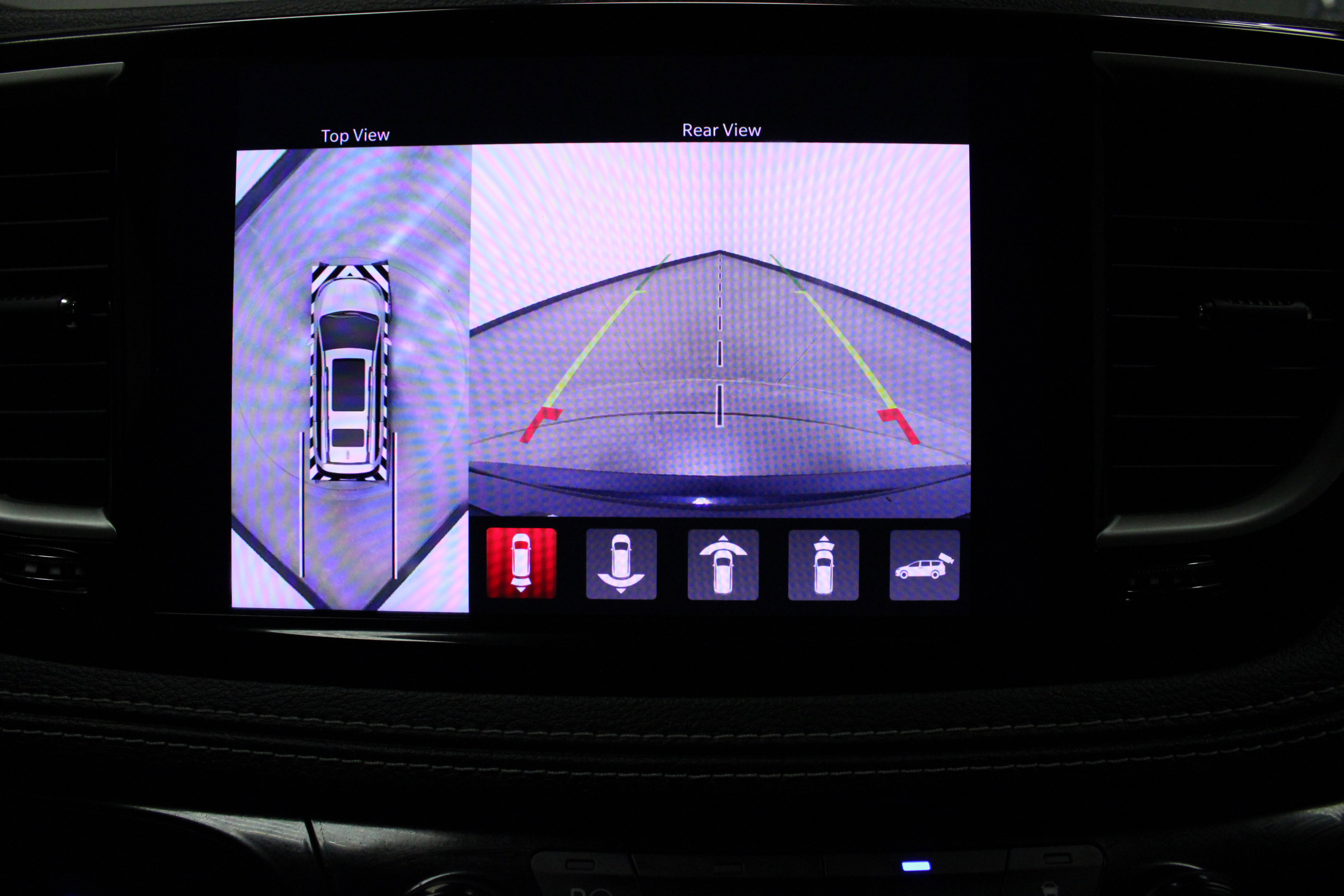 Used 2025 Chrysler Pacifica Select image 28