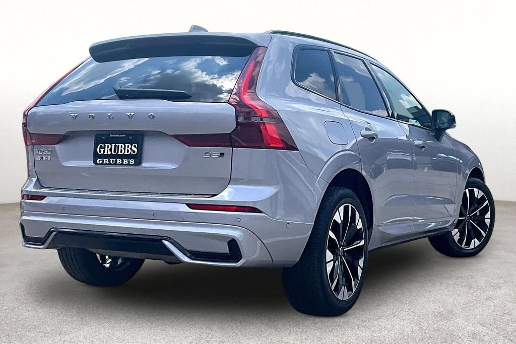 Certified 2026 Volvo XC60 B5 Plus AWD/4WD image 2
