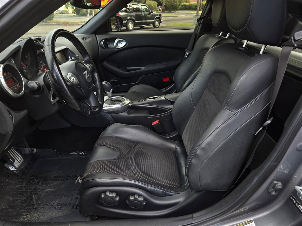 Used 2020 Nissan 370Z Touring Sport image 17