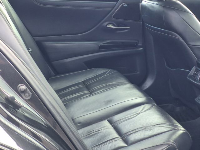 Used 2022 Lexus ES 300h w/ Luxury Package image 22