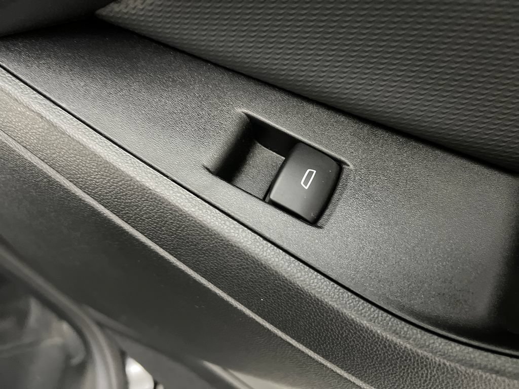Used 2025 Chevrolet Equinox LT AWD/4WD image 26
