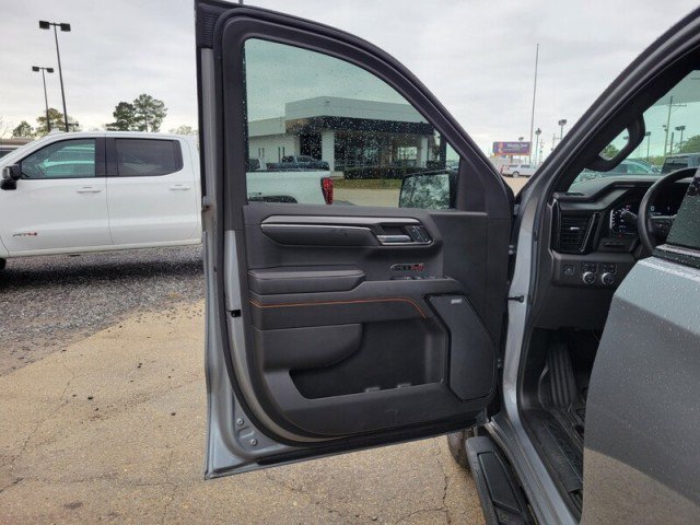 Used 2024 GMC Sierra 1500 AT4 w/ Technology Package image 10