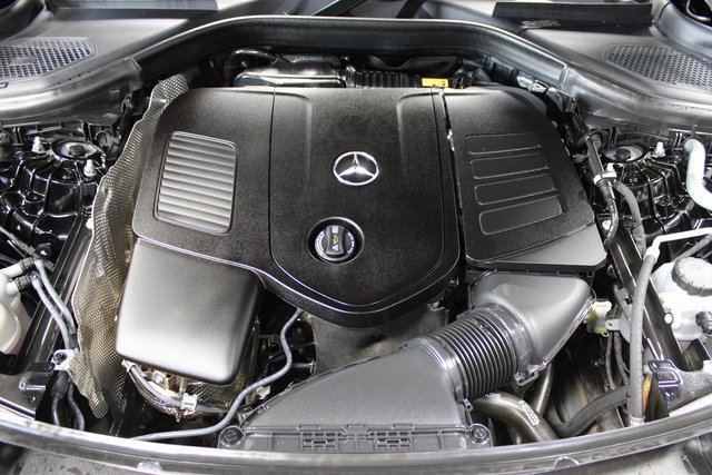 Used 2024 Mercedes-Benz GLC 300 image 31