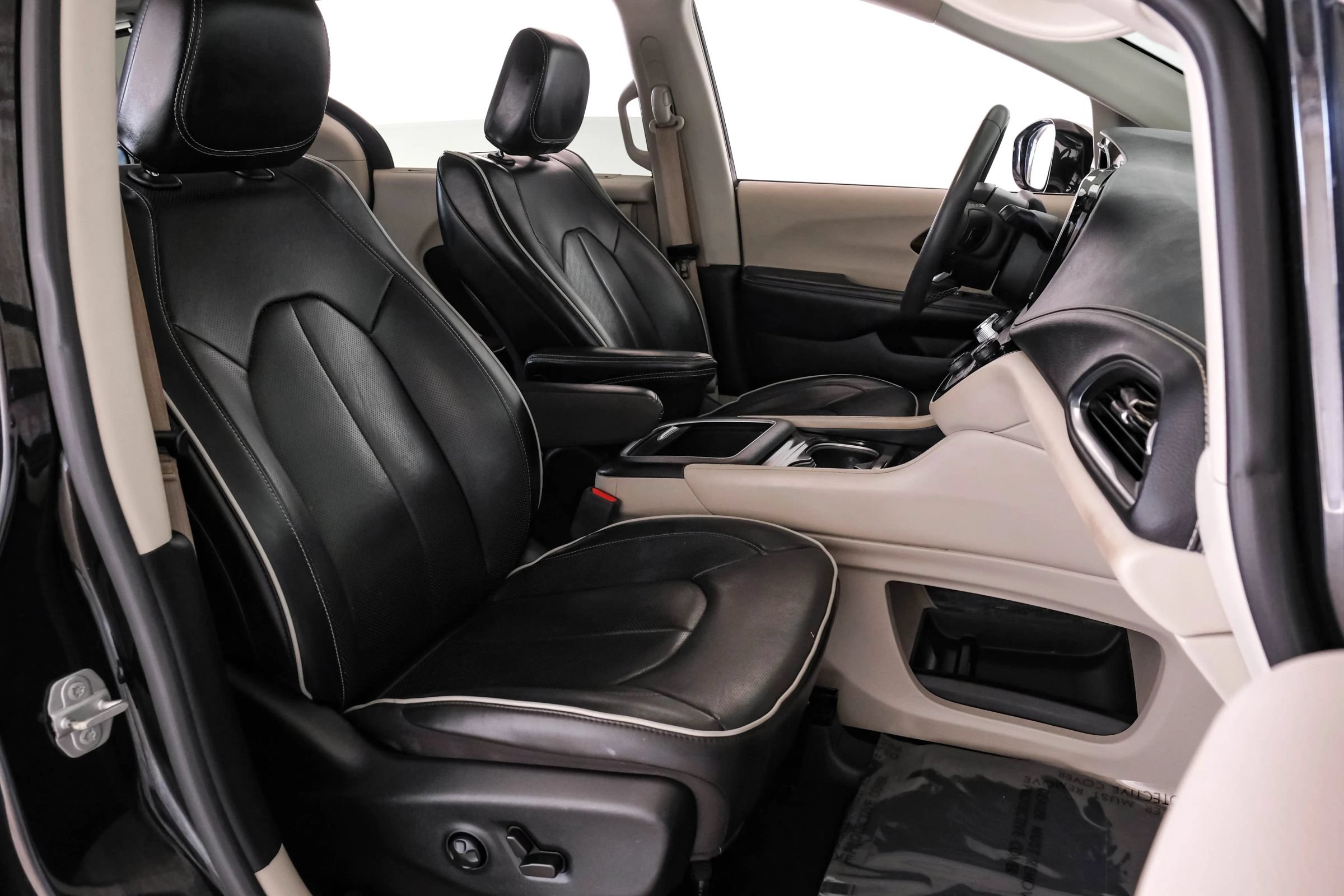 Used 2022 Chrysler Pacifica Limited FWD image 26