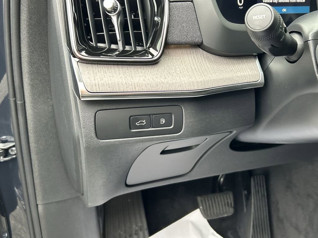 New 2026 Volvo XC90 T8 Ultra image 17