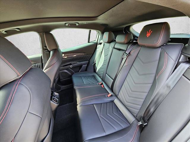 Used 2024 Maserati Grecale Trofeo AWD/4WD image 16