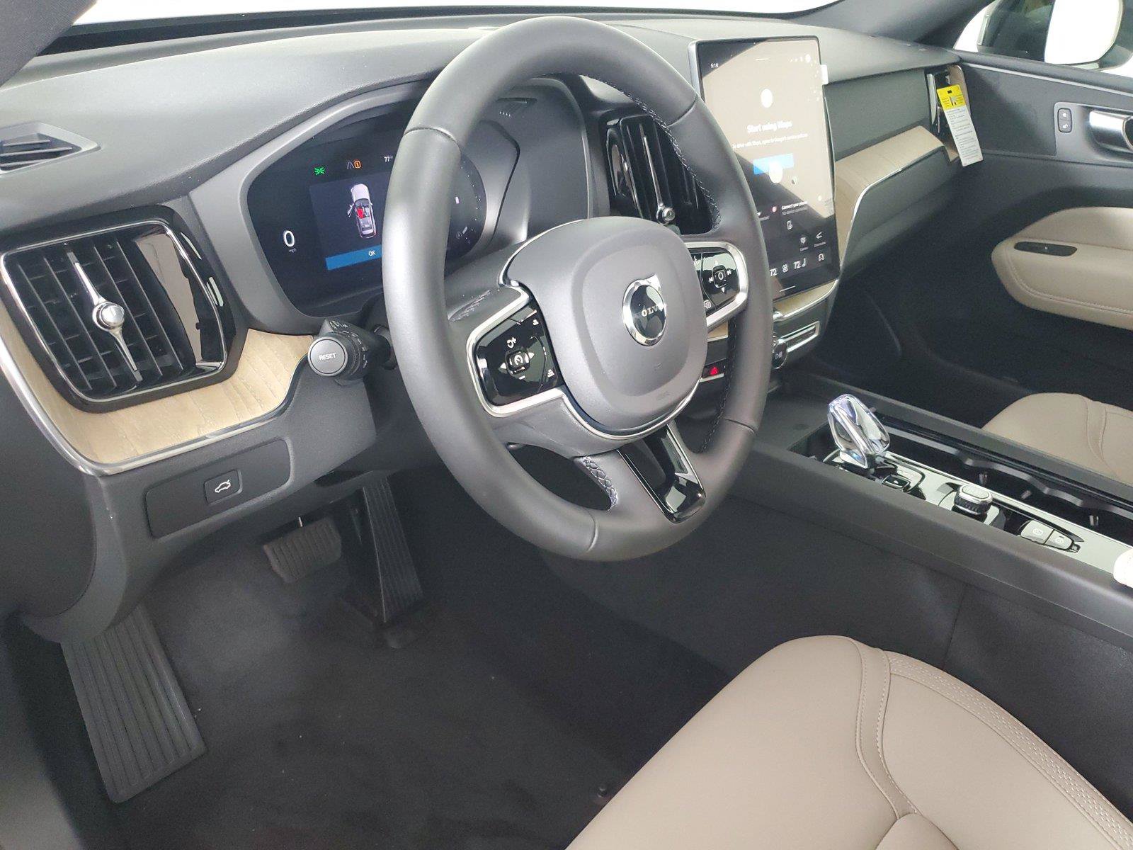 New 2027 Volvo XC60 B5 Core AWD/4WD image 24