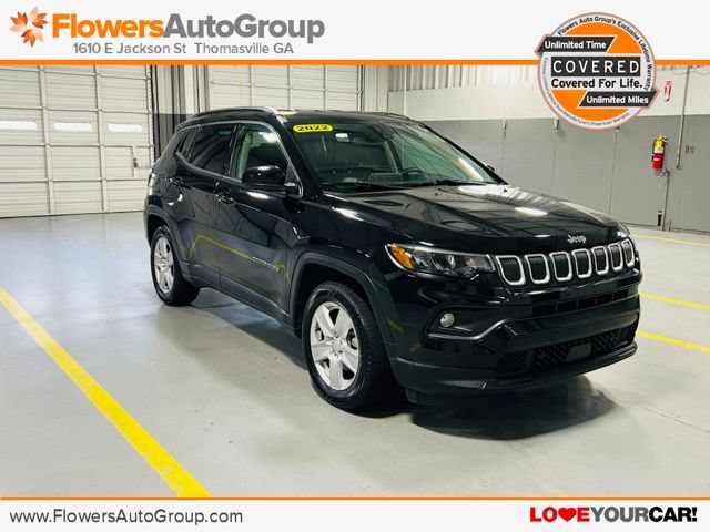 Used 2022 Jeep Compass Latitude FWD image 1