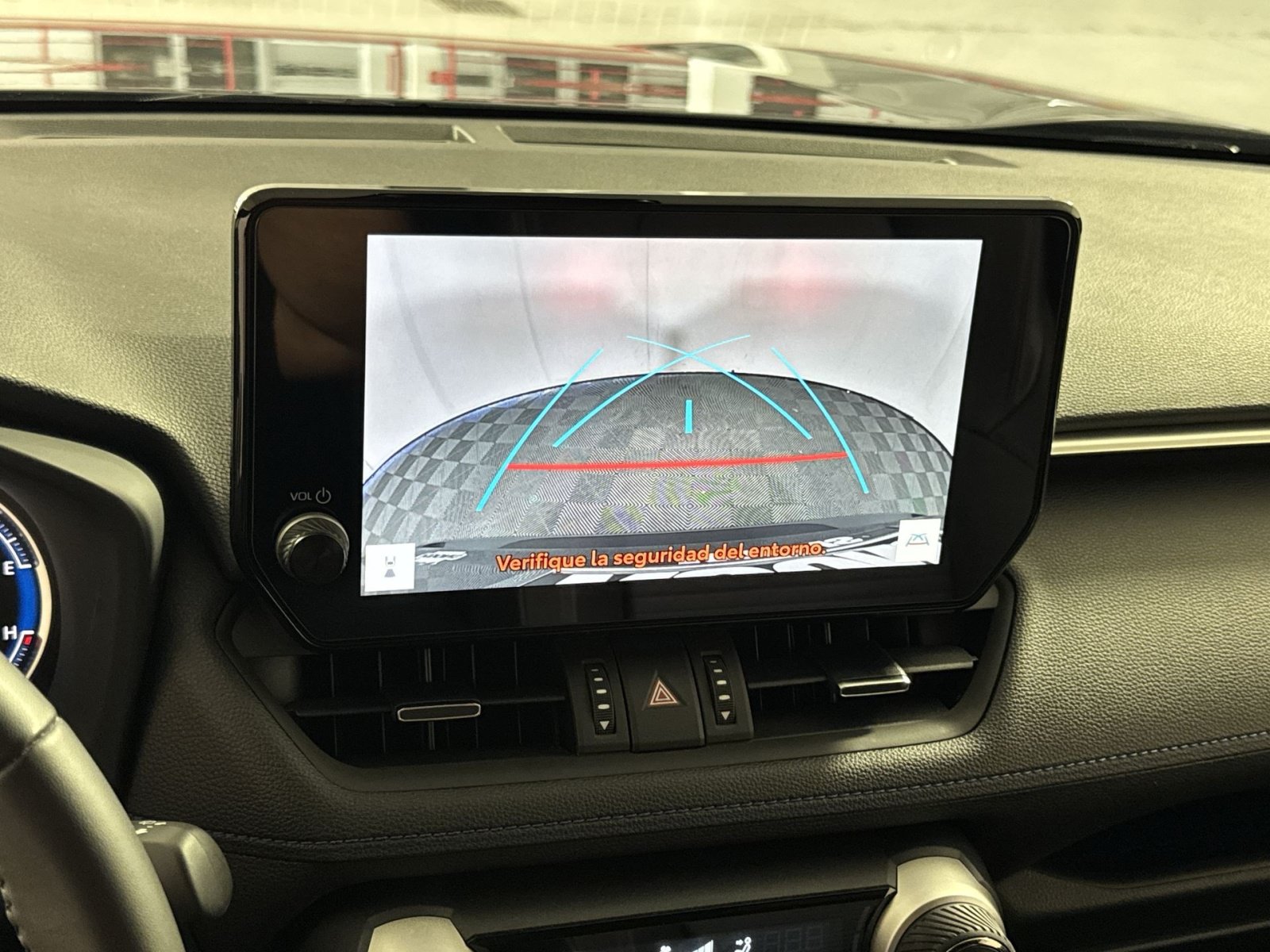 Used 2025 Toyota RAV4 XSE AWD/4WD image 19