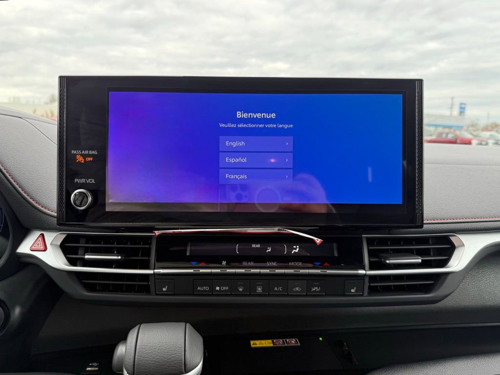 Used 2025 Toyota Sienna XSE image 43