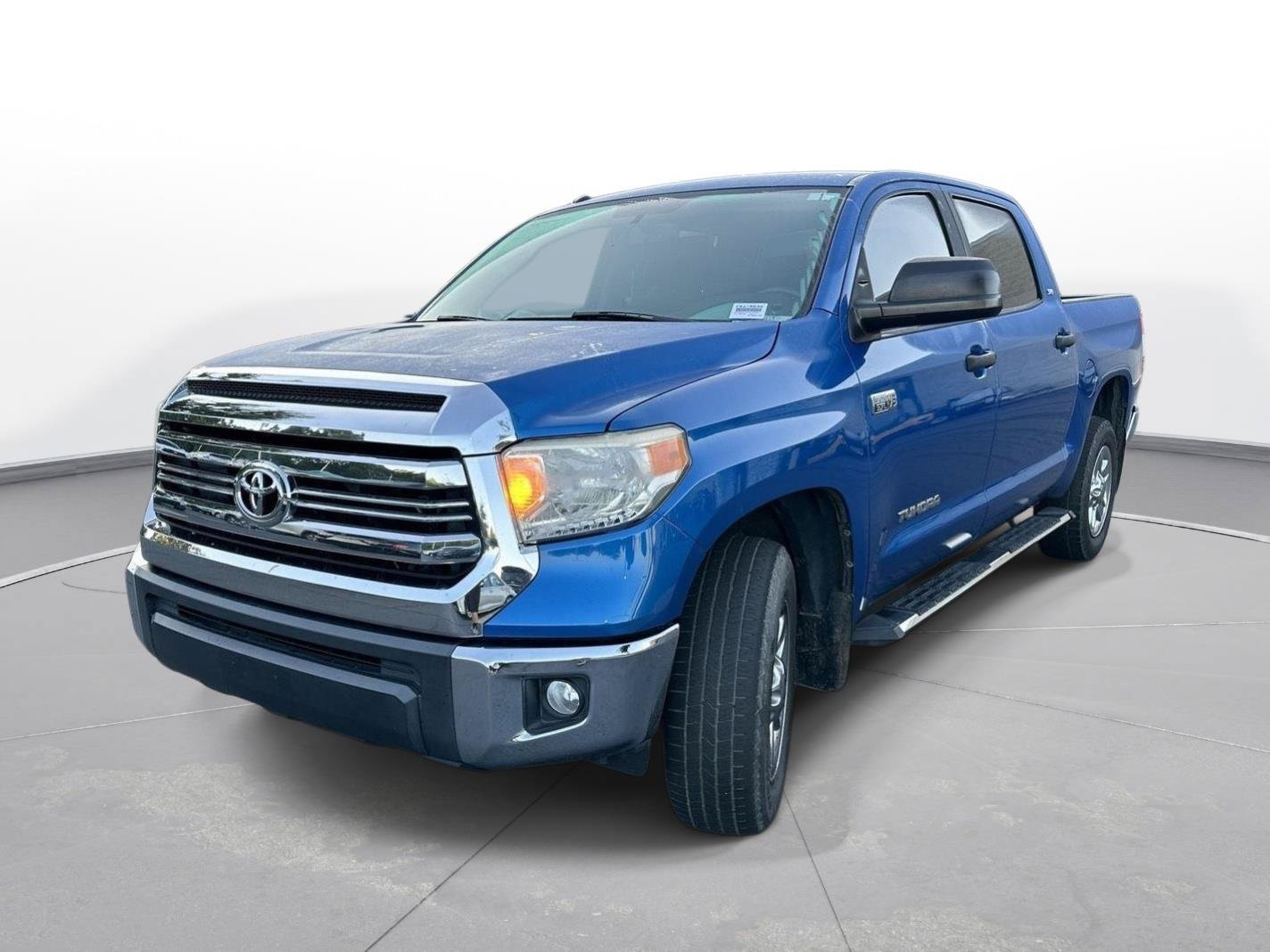 Used 2017 Toyota Tundra SR5 w/ SR5 Upgrade Package RWD video 2