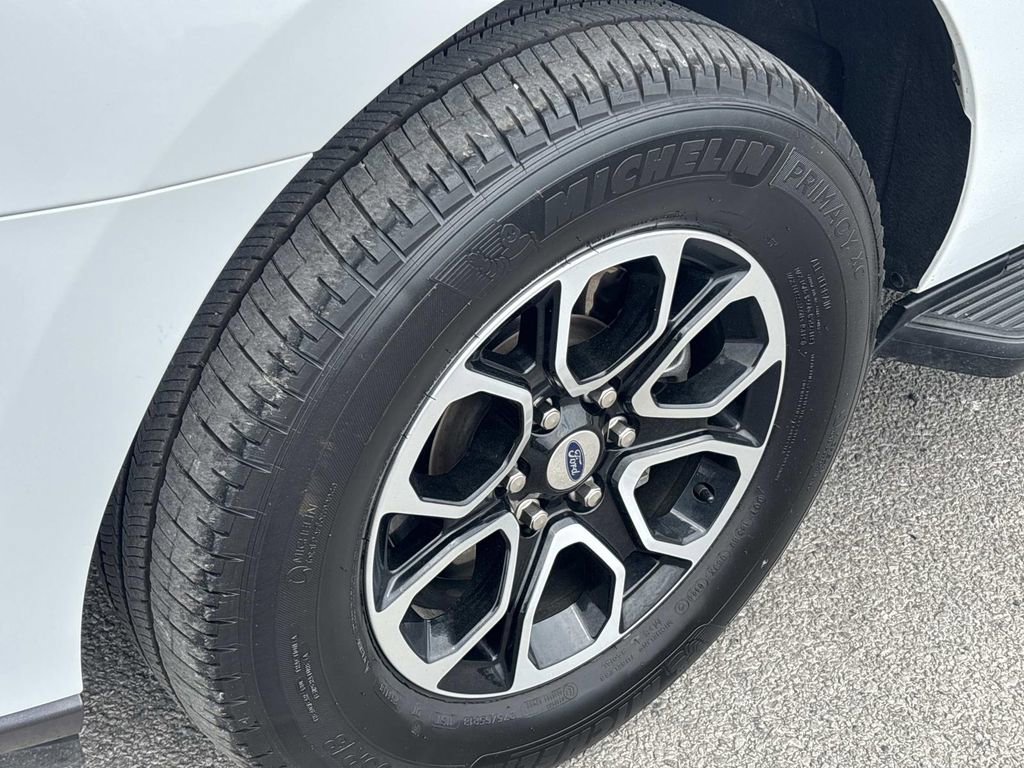 Used 2024 Ford Expedition Max XLT image 9