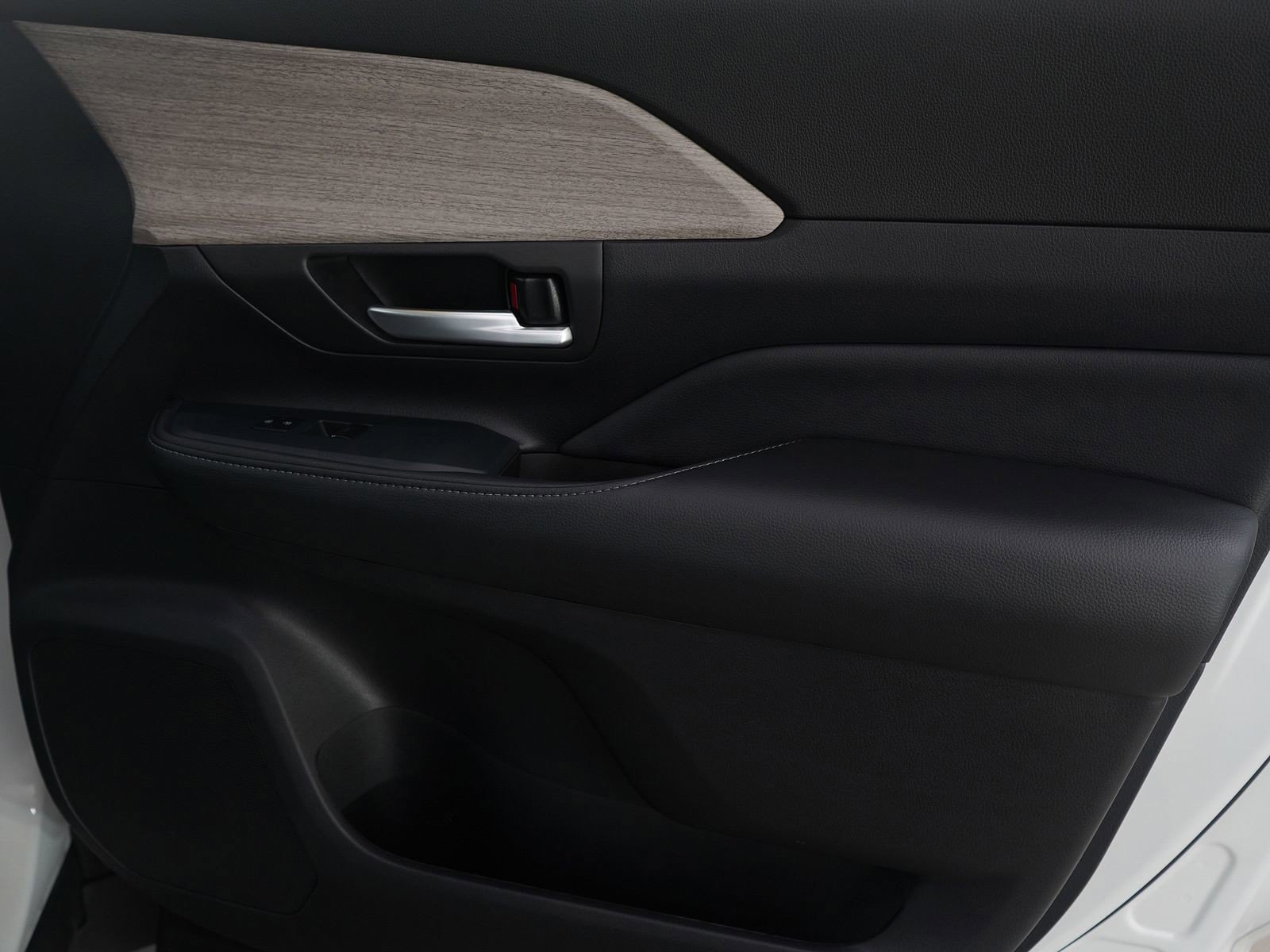 Used 2025 Toyota Grand Highlander AWD Hybrid image 9