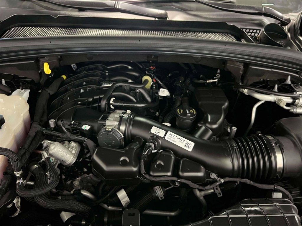 Used 2023 Jeep Grand Cherokee Laredo image 36