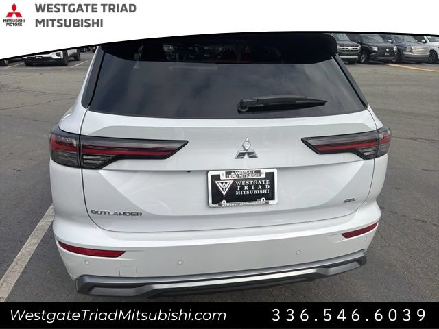 New 2026 Mitsubishi Outlander SEL FWD image 8
