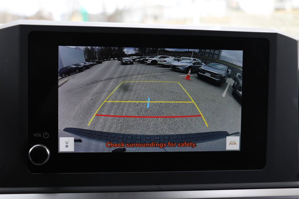 Used 2025 Toyota 4Runner SR5 AWD/4WD image 17