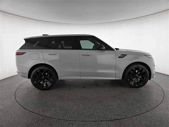 New 2026 Land Rover Range Rover Sport Dynamic SE image 6