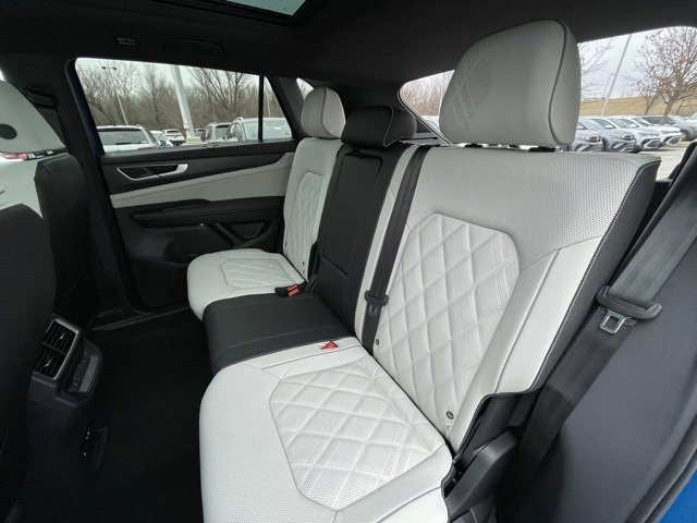 New 2025 Volkswagen Atlas Cross Sport SEL Premium R-Line image 24