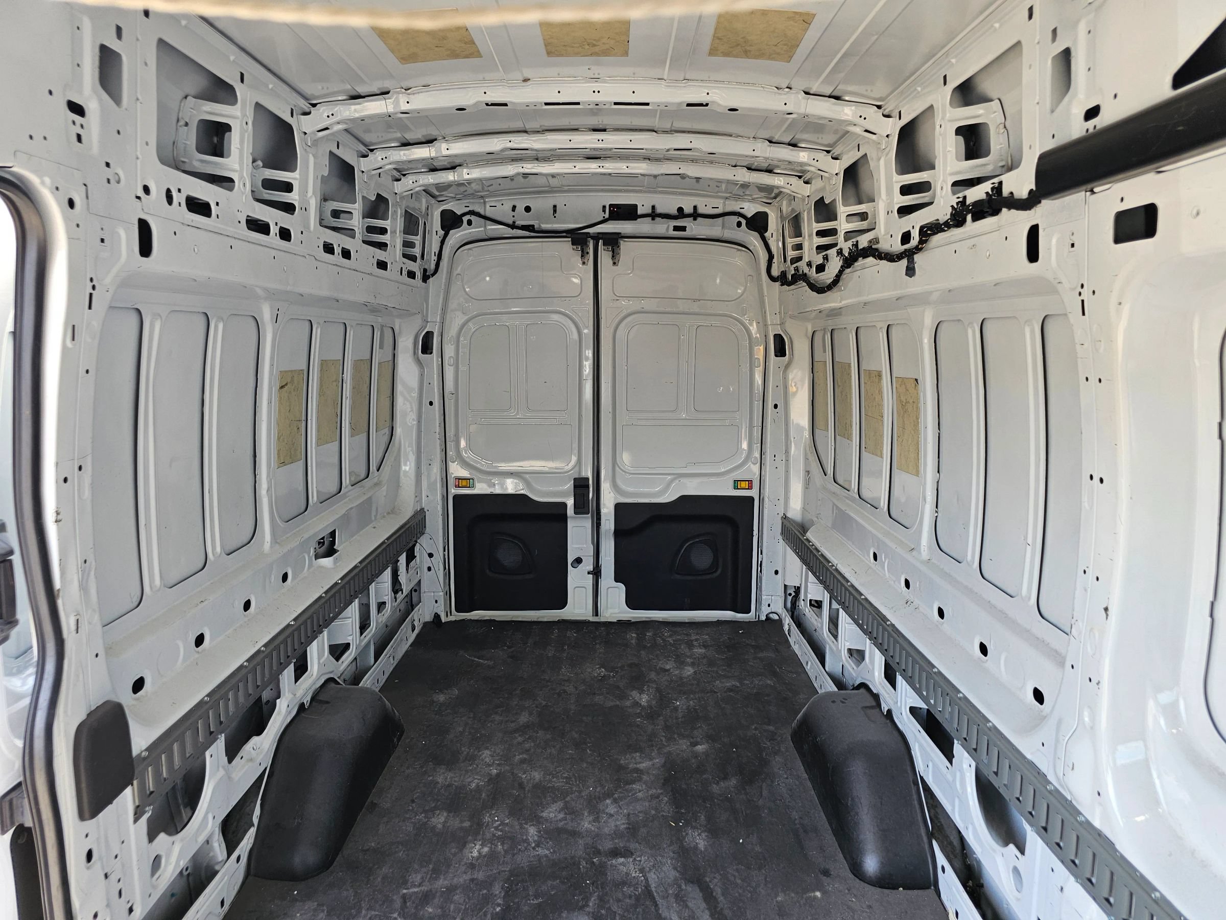 Used 2022 Ford Transit 250 148 High Roof Extended RWD image 7