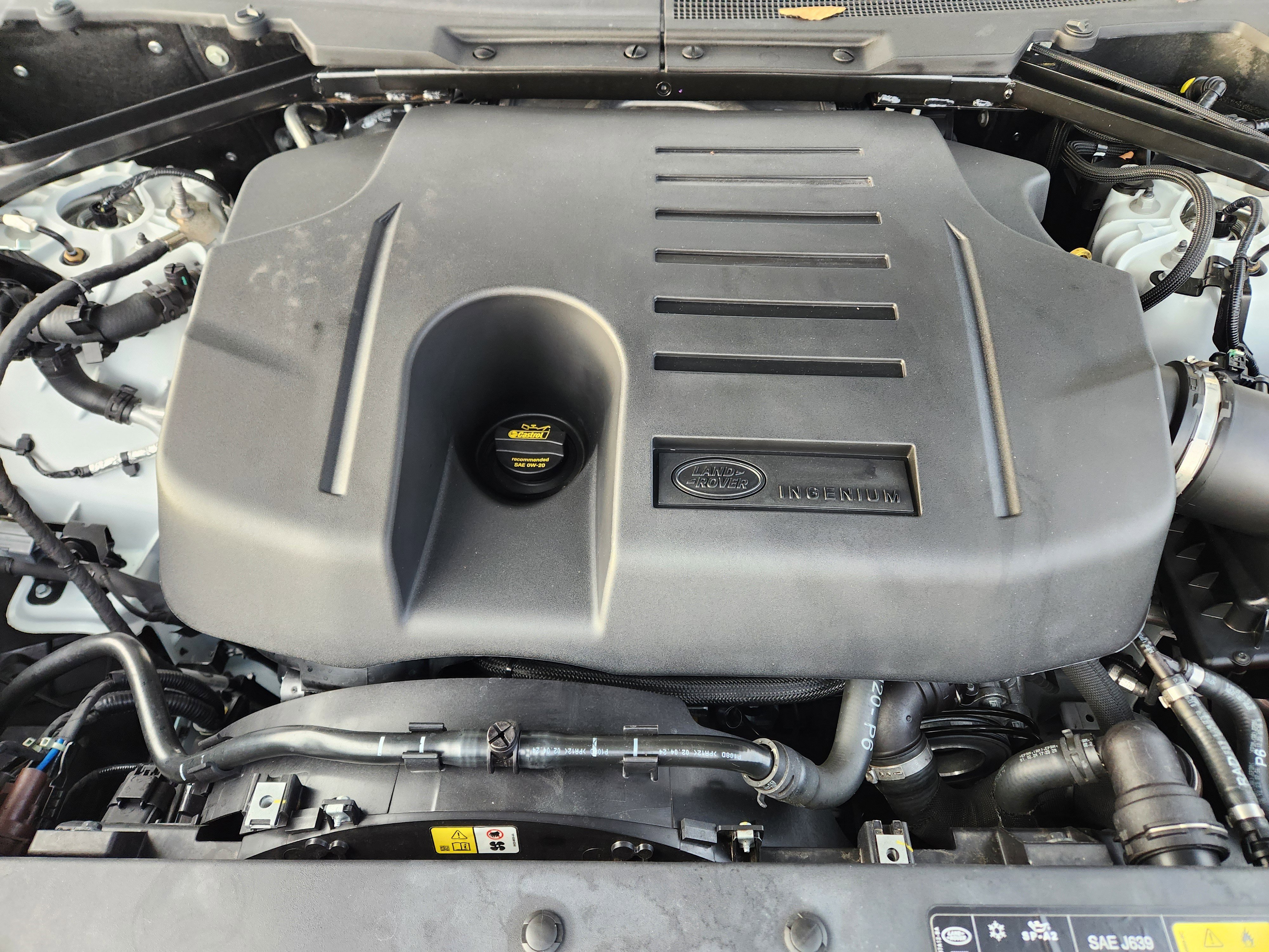 Certified 2024 Land Rover Defender 110 X-Dynamic SE image 9