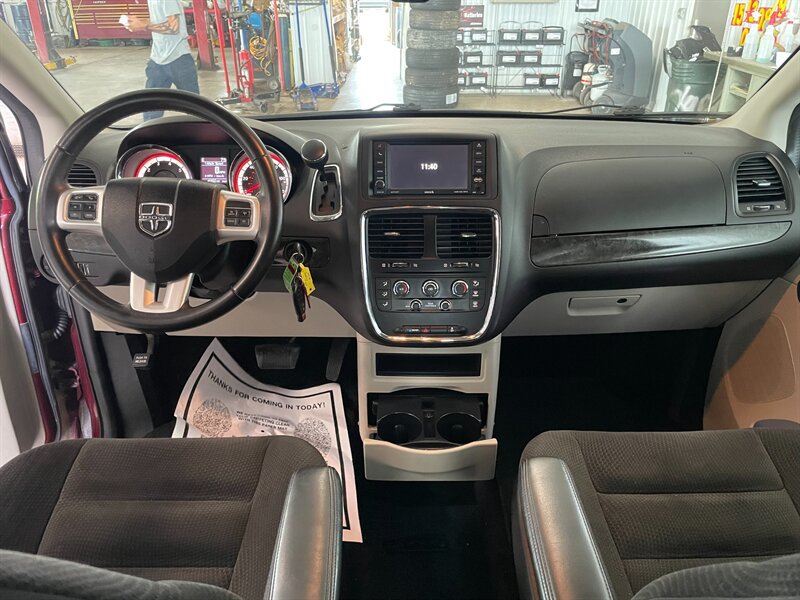 Used 2017 Dodge Grand Caravan SE w/ Power Window Group FWD image 11