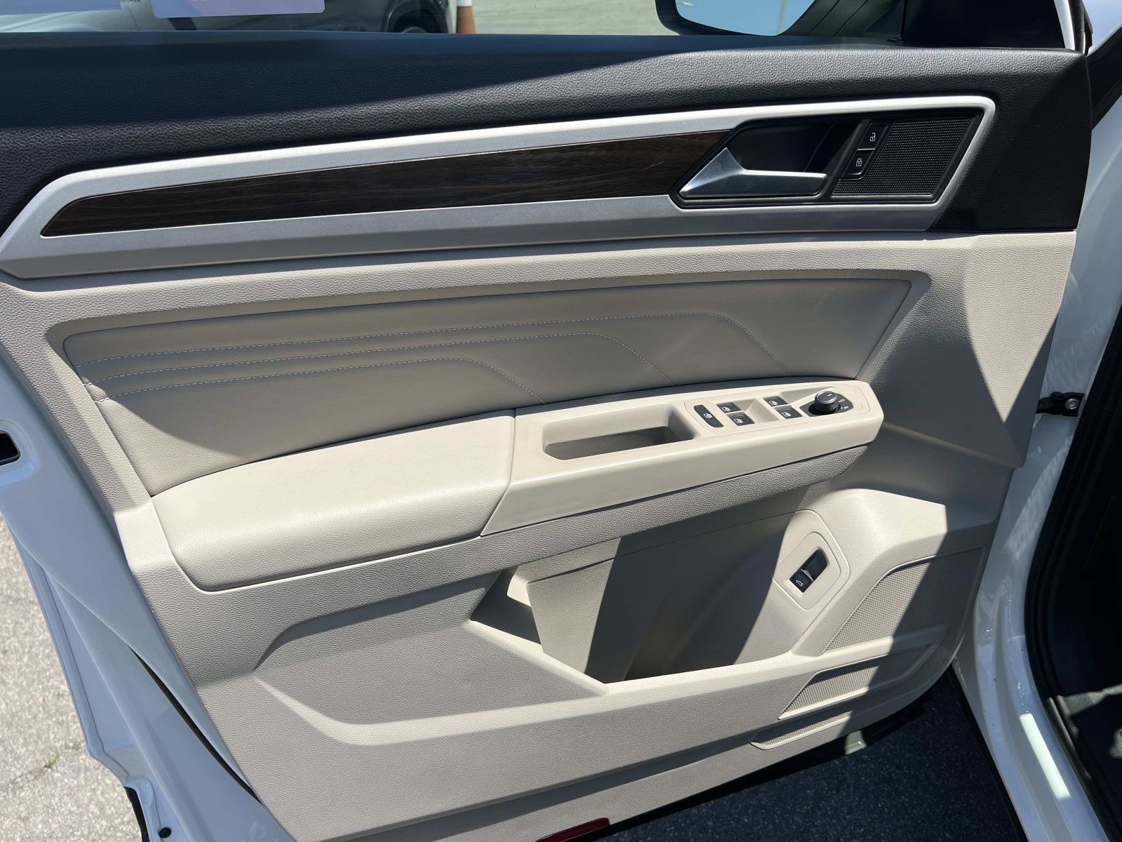 Certified 2022 Volkswagen Atlas SE AWD/4WD image 6