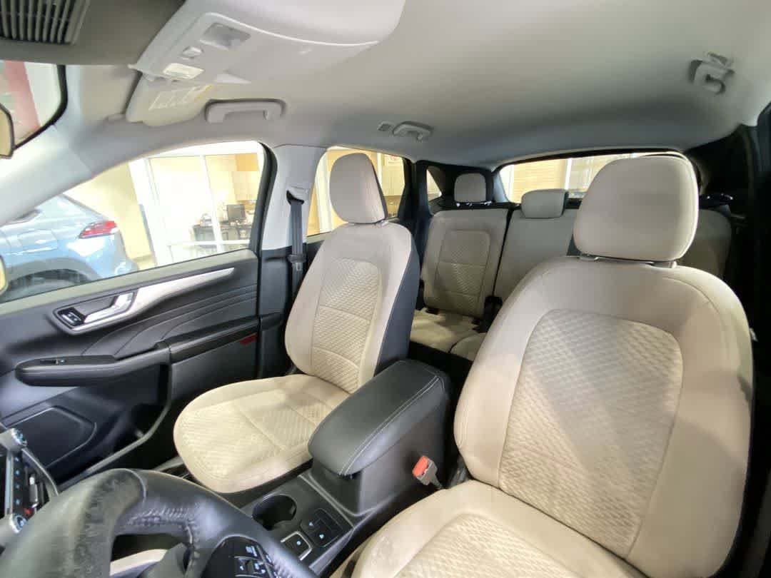 Used 2021 Ford Escape SE w/ Cold Weather Package AWD/4WD image 14