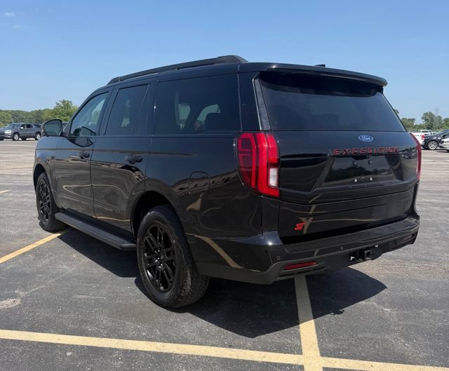 Used 2025 Ford Expedition Active AWD/4WD image 5