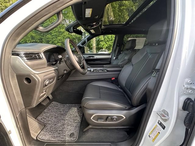 New 2026 Jeep Grand Wagoneer 4WD image 23