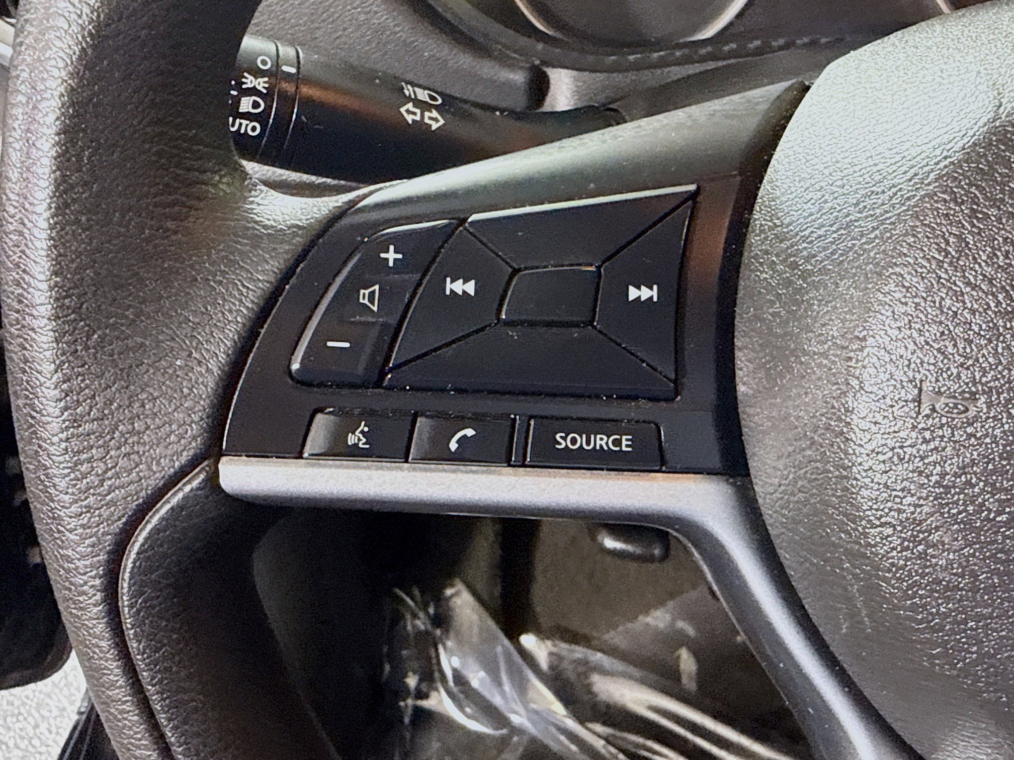 Used 2021 Nissan Versa S FWD image 14