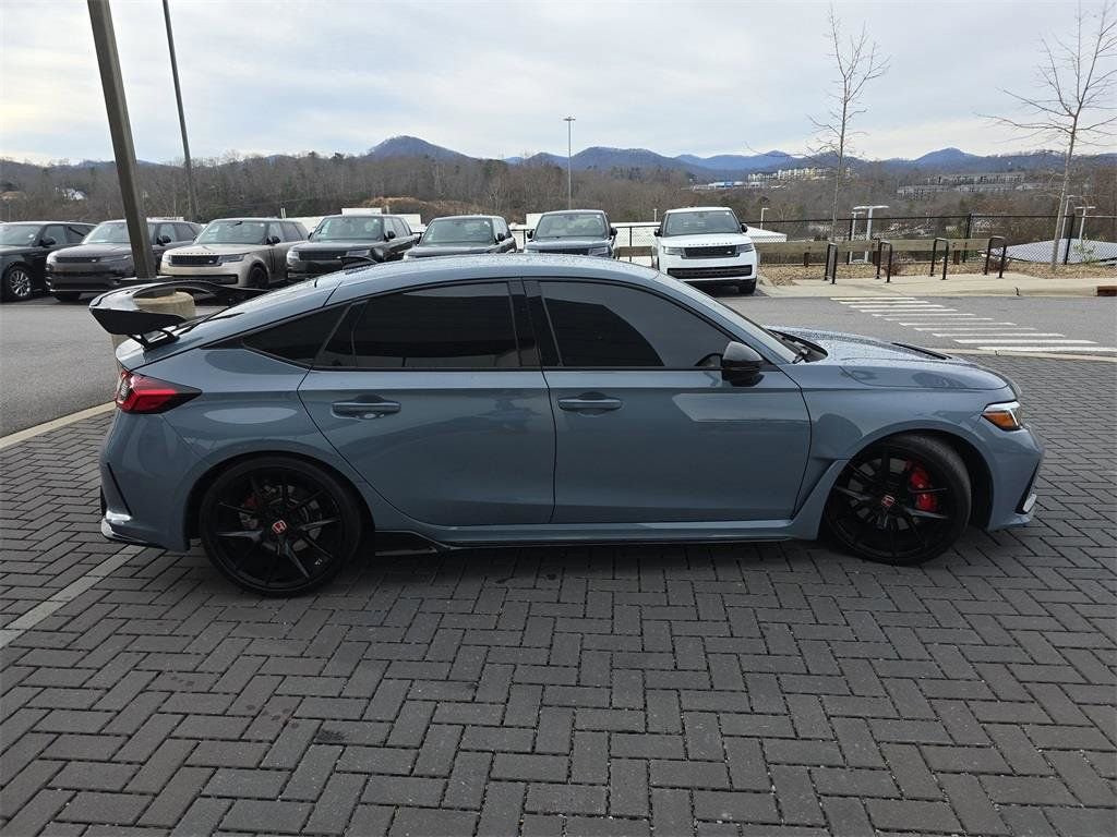 Used 2025 Honda Civic Type R image 4