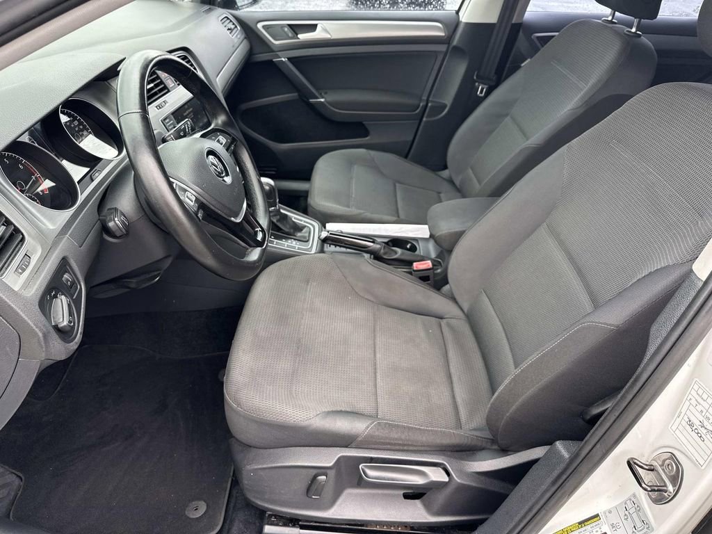 Used 2016 Volkswagen Golf S FWD image 19