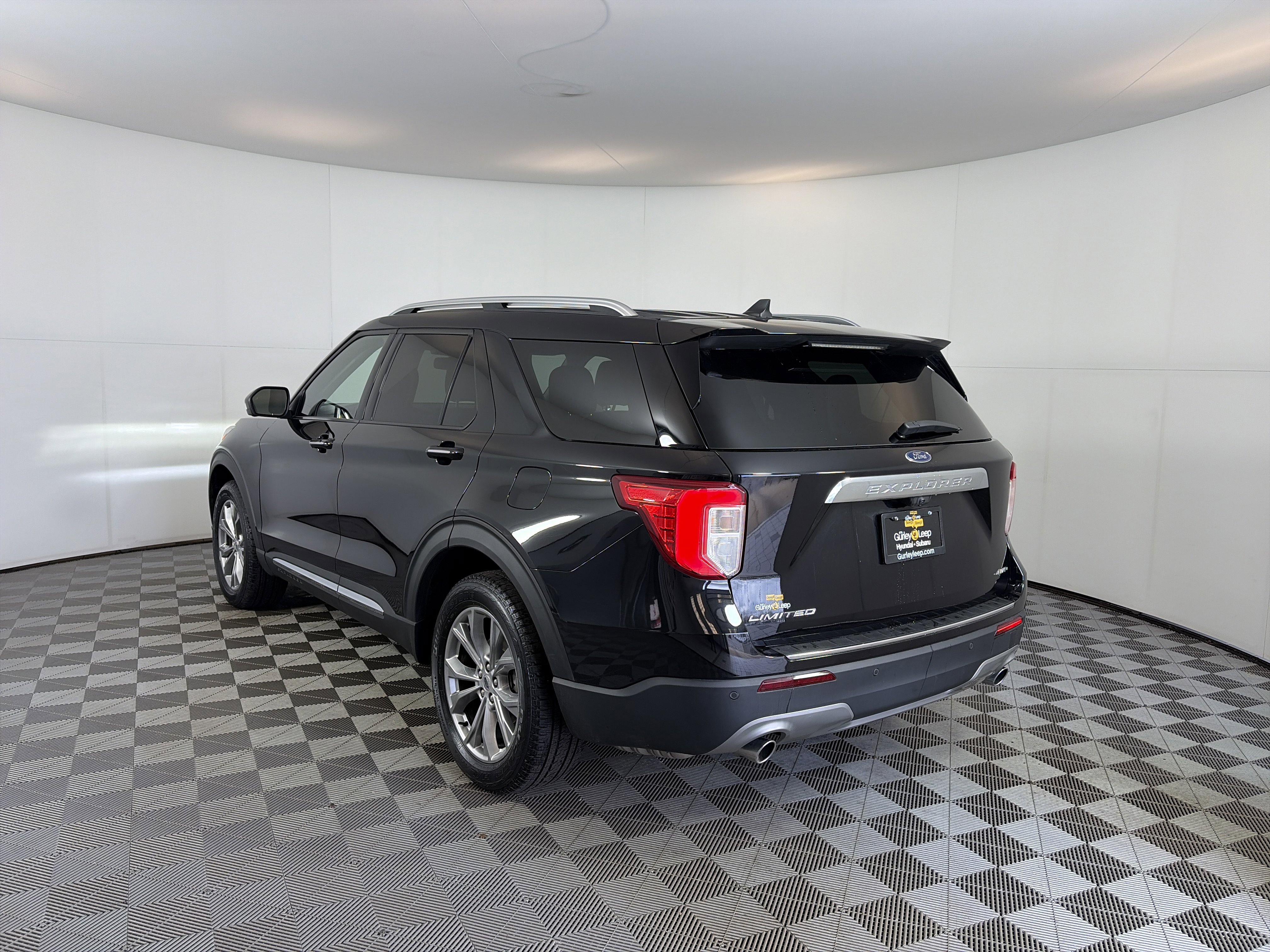 Used 2022 Ford Explorer Limited image 9