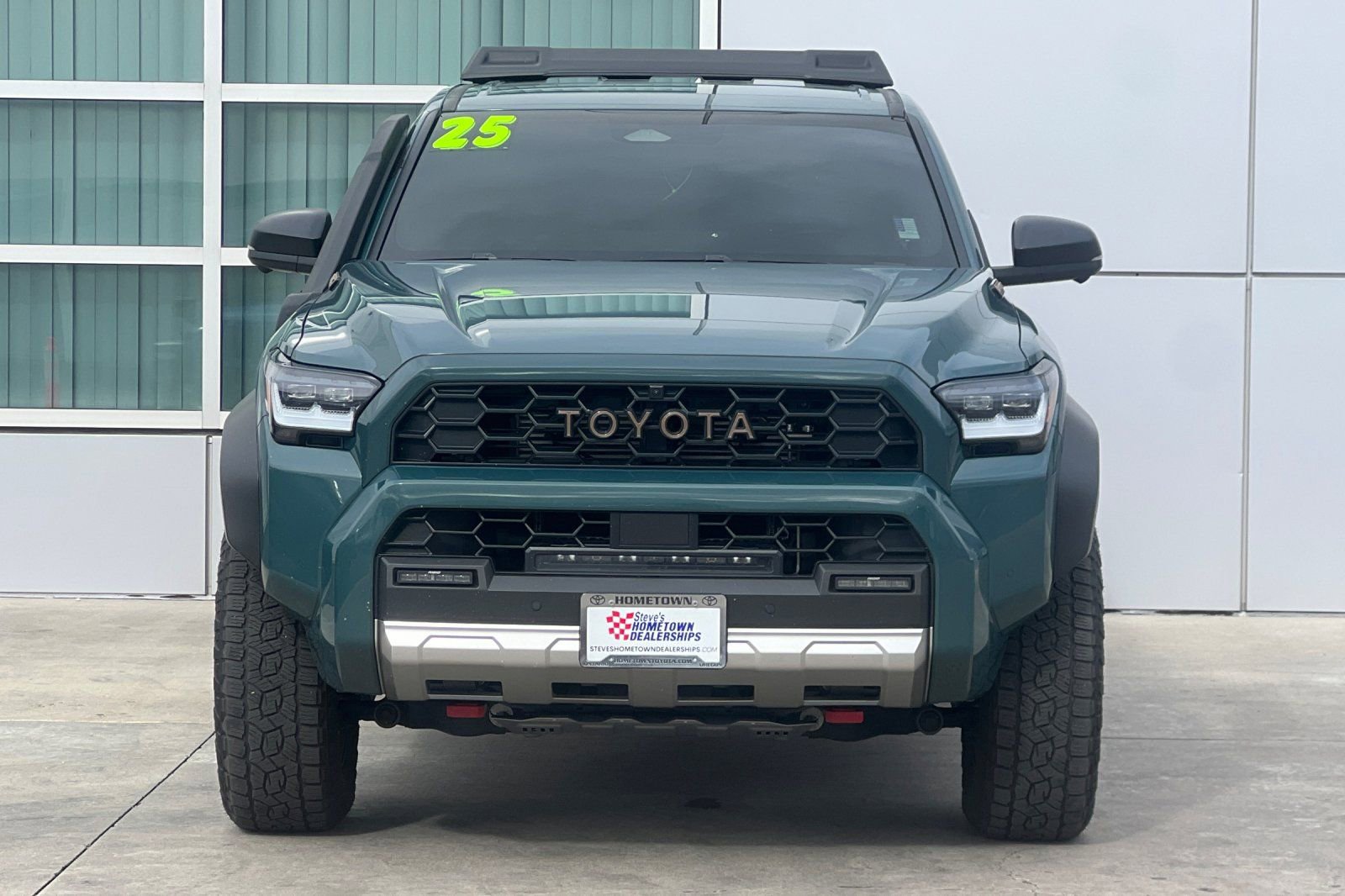 Used 2025 Toyota 4Runner Trailhunter image 6