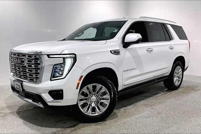 Used 2025 GMC Yukon Denali w/ Sun & Power Step Package image 3