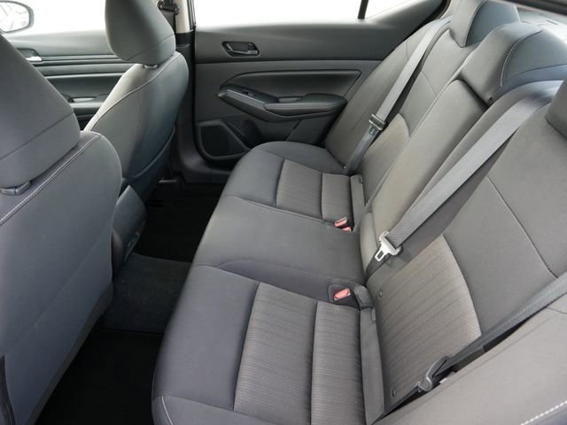 Used 2024 Nissan Altima 2.5 SV image 8